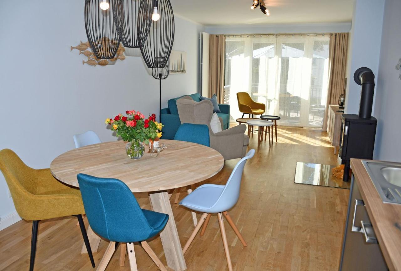 Schoene Ferienwohnungen Mit Kamin Im Ostseebad Sellin Exterior foto